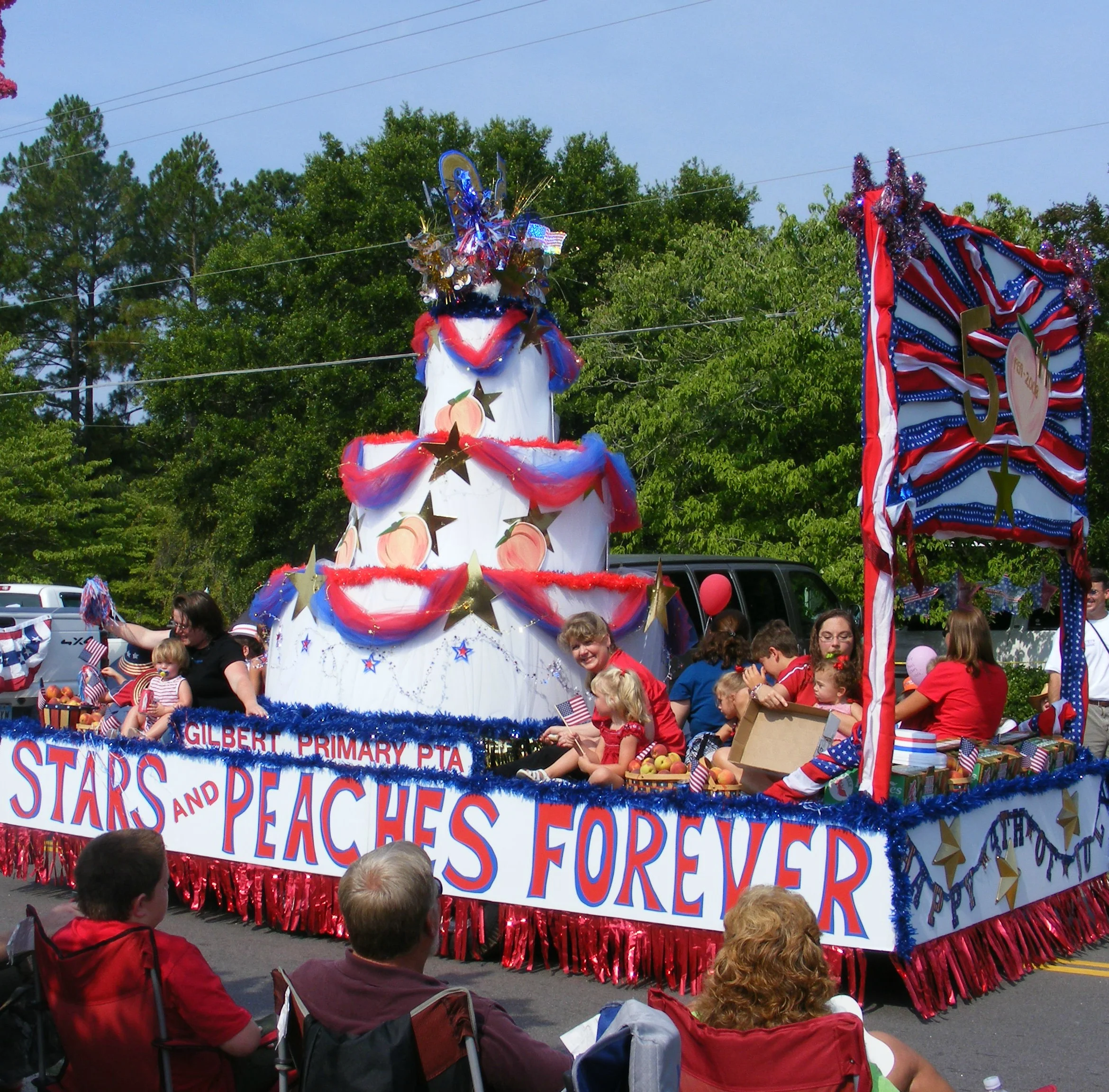 LexCoPeachFest_StarsPeachesFloat.jpg