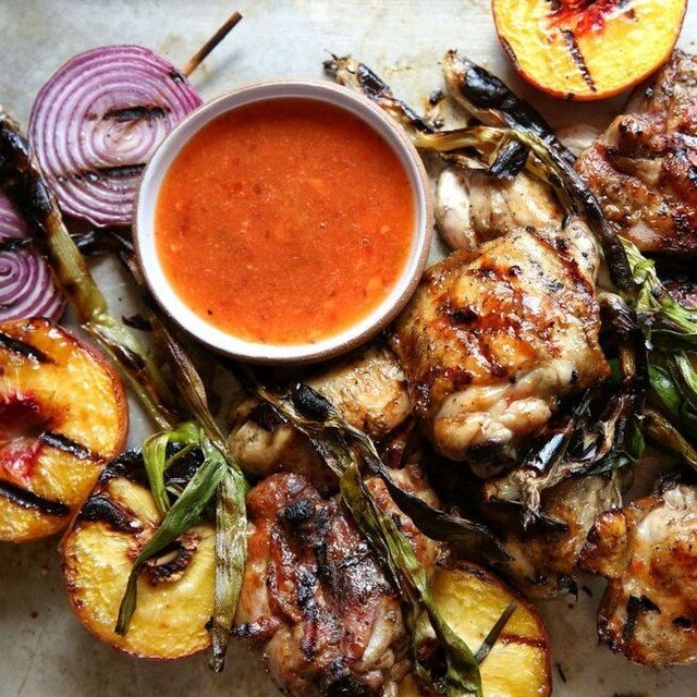 It's almost #MemorialDay 🇺🇸 and what better way to kick off summer with BBQ chicken and #peaches on the grill? 🍑 ⬇️
https://www.delish.com/cooking/recipe-ideas/recipes/a48080/bbq-chicken-with-sweet-chili-peach-glaze-recipe/